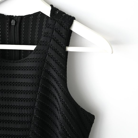 BELLE BADGLEY MISCHKA Black Sleeveless Crochet Mesh Dress - Size 4 - Picture 5 of 11